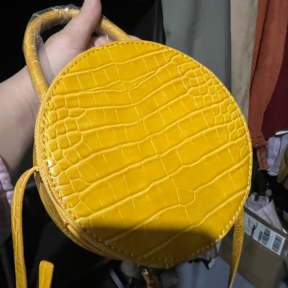 ZARA CIRCULAR YELLOW CROCODILE PURSE - Picture 3 of 5